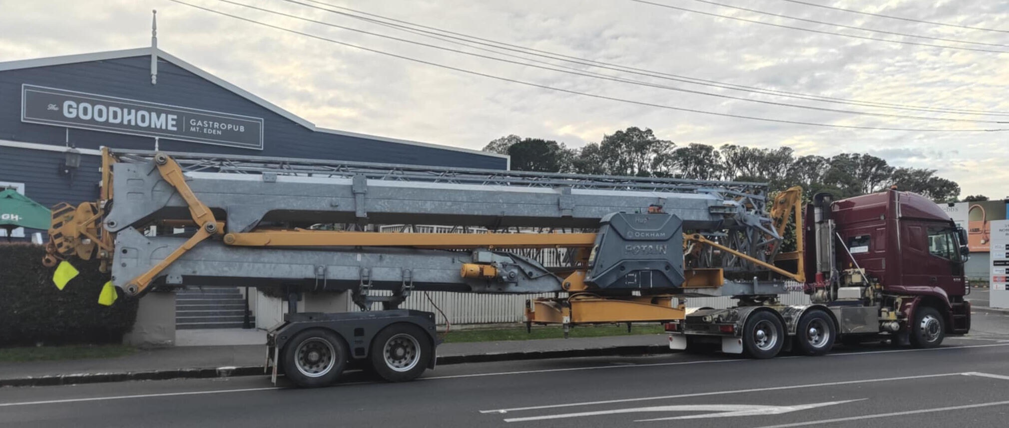 Self erector crane delivery